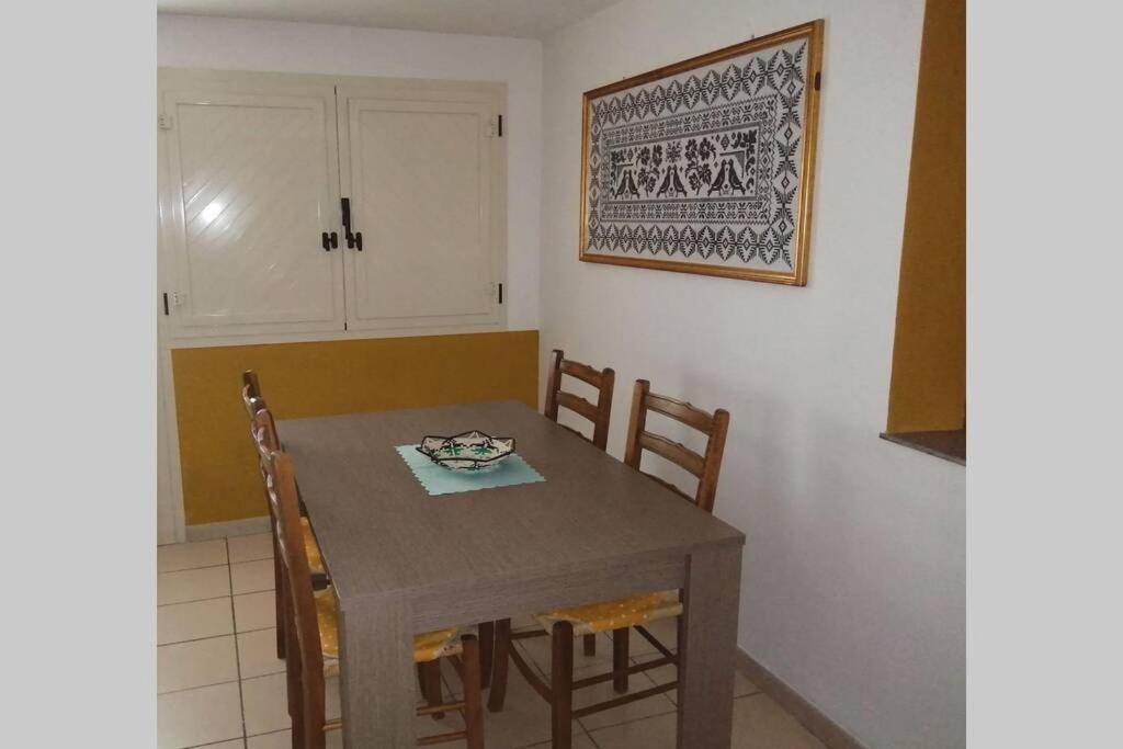 Casa Vacanze Janas Ruinas Екстер'єр фото