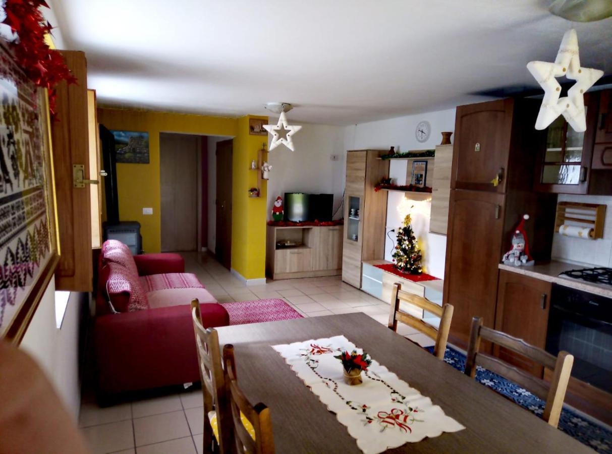 Casa Vacanze Janas Ruinas Екстер'єр фото