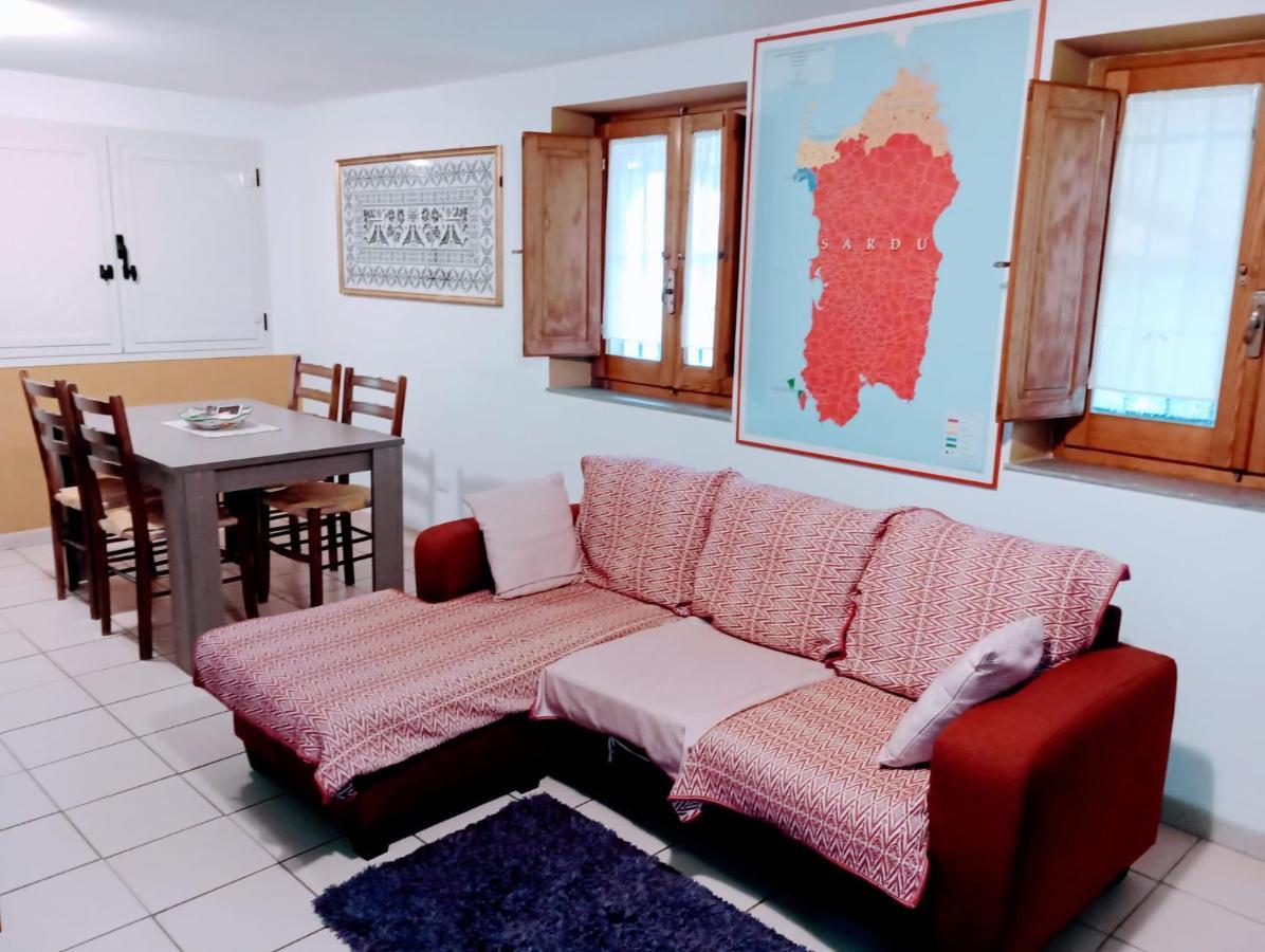 Casa Vacanze Janas Ruinas Екстер'єр фото