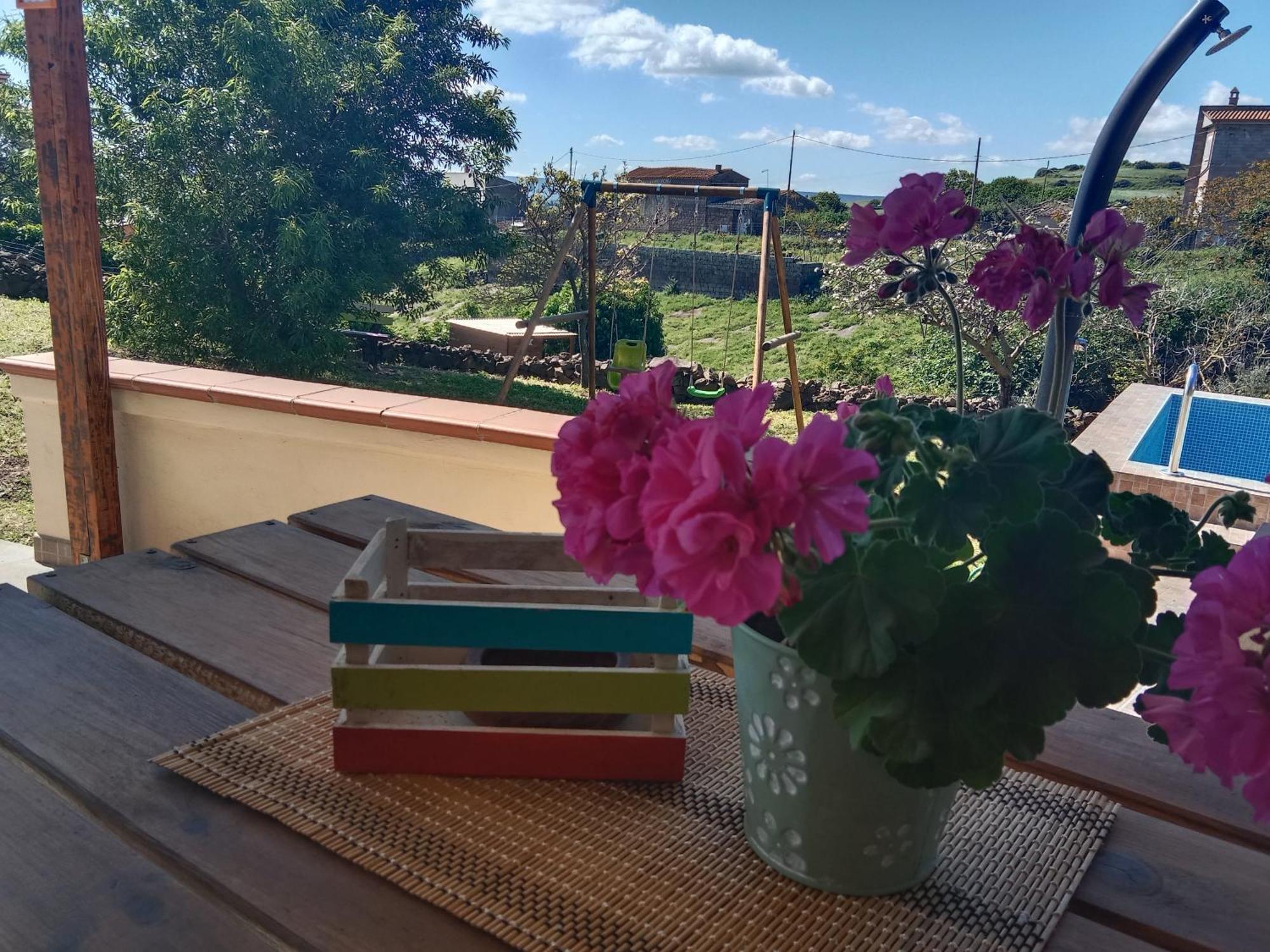 Casa Vacanze Janas Ruinas Екстер'єр фото